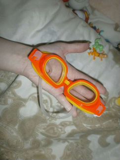 Детские или подростковые очки для плавания