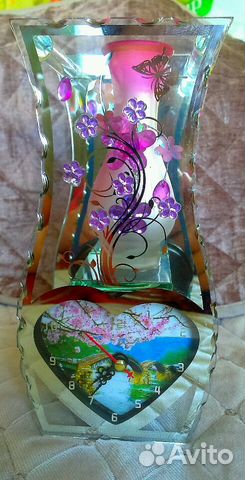 Ваза -будильник с интересным декором