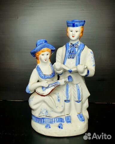 Фарфоровая статуэтка 