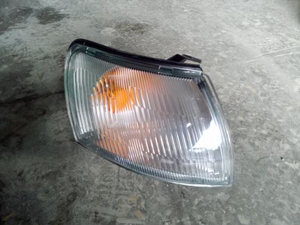 Габарит (поворот ) на тойота калдина / карина Е