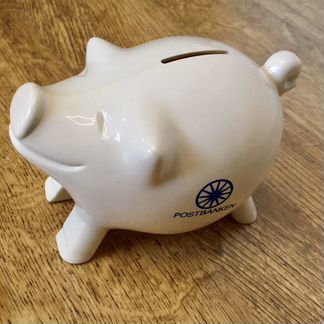 Свинья-копилка пластиковая милая)