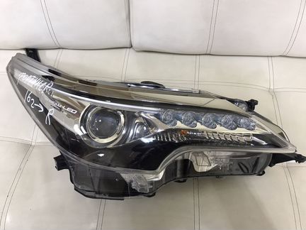 Фара правая LED Toyota Fortuner 2 оригинал