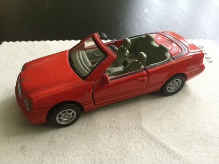 Mercedes benz SLK320 cabrio 1:43