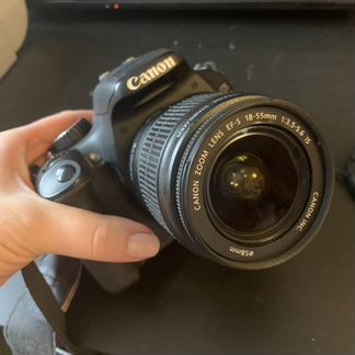 Зеркальный фотоаппарат Canon 550D