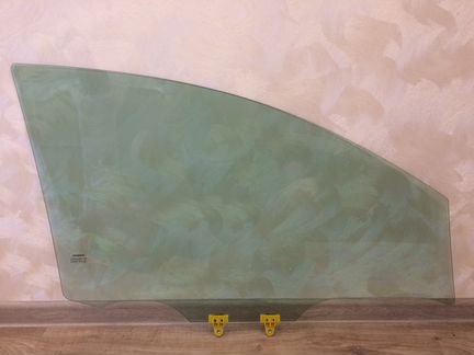 Стекло Боковое Левое Nissan Note Ниссан Ноут