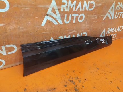 Молдинг двери передний правый Audi E-Tron 1