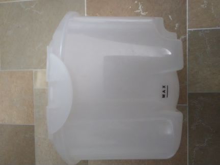 Контейнер для воды от Polaris, щетки-насадки пылес