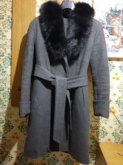 Продам зимнее пальто с мехом песца