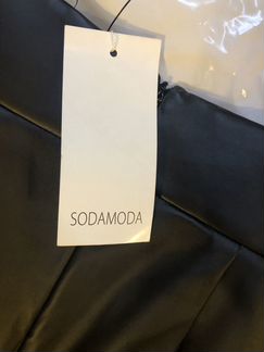Юбка эко-кожа с перьями. Sodamoda. Новая