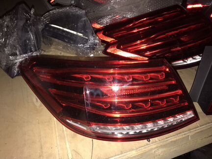 Фонарь левый в крыло Mercedes 207