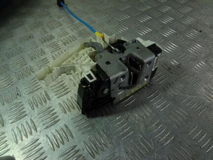 Замок двери передней правой Мерседес 204 212 218