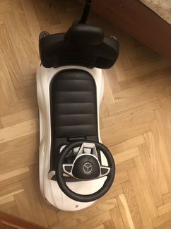 Машинка-каталка tommy mercedes