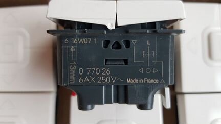 Выключатель Legrand Mosaic 77026 для жалюзи