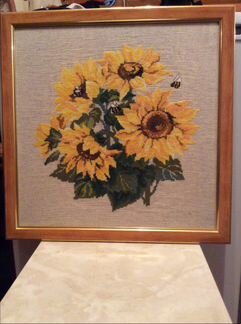 Картина вышитая крестом «Подсолнухи»