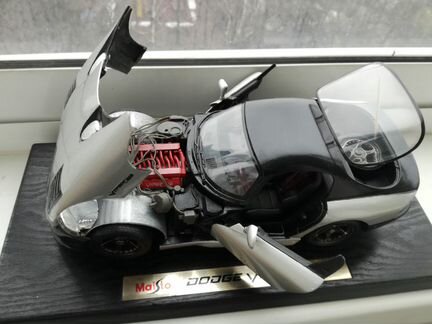 Dodge viper gts 1:18 Maisto