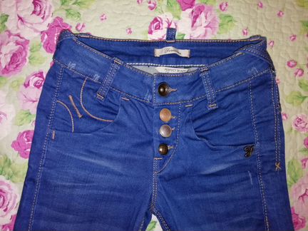 Джинсы Fornarina