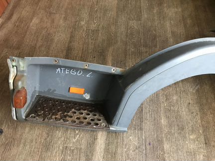 Мерседес Атего(Atego) 1998г Крыло передние