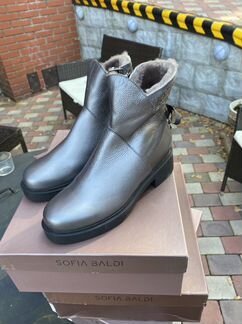 Новые женские зимние ботинки