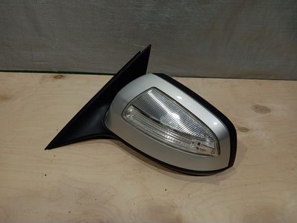 Левое зеркало на Mercedes-Benz W204 дорестайлинг