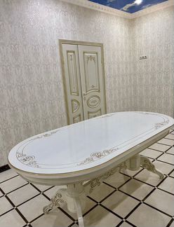 Стол и стулья