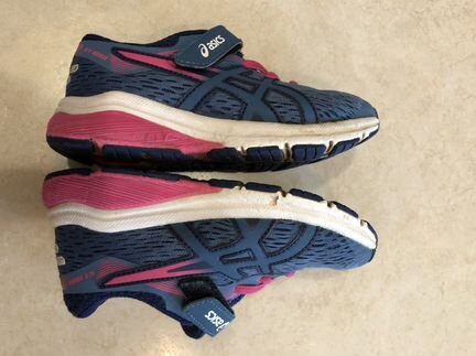 Кроссовки asics