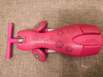 Трёхколёсный беговел