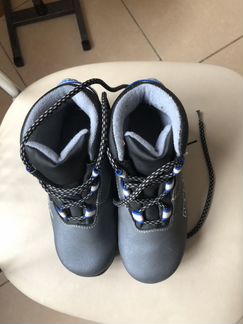 Детские лыжные ботинки