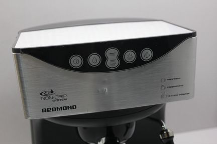 Кофеварка рожковая redmond RCM-1503