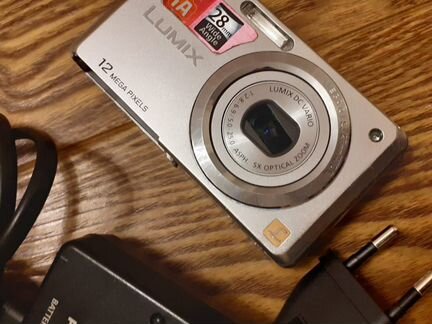 Компактный фотоаппарат