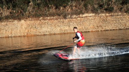 Mongrel Jetboard электросерв