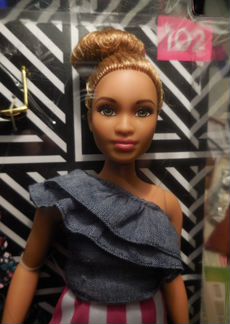 Barbie Fashionistas #102 Curvy Афро