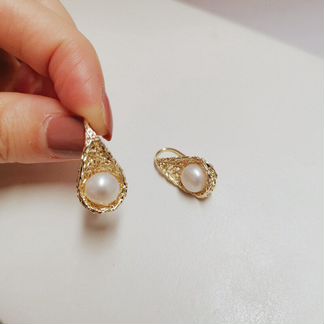 Жемчужные серьги в ажурной сетке
