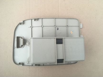 Toyota Land Cruiser 200 заглушка обшивки багажника