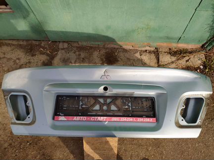 Крышка багажника каризма