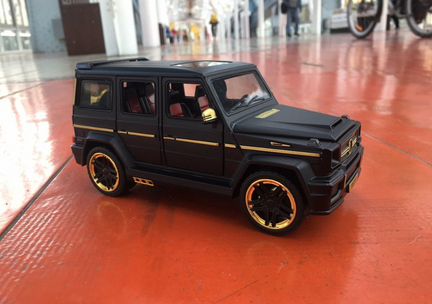 Черный мерседес,железная машинка