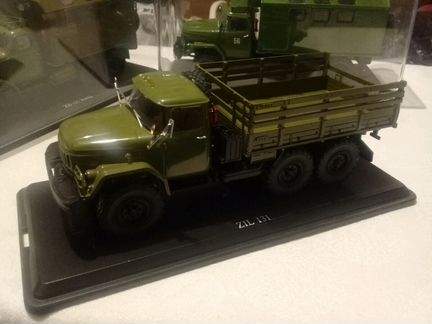 Модель грузовика ЗИЛ 131 бортовой от ссм/ssm 1/43
