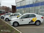 Водитель в Яндекс.Такси на фирменном и своем авто