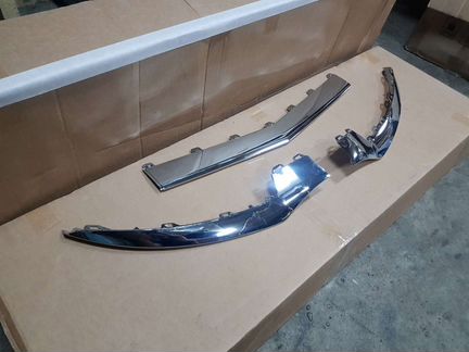 Хром накладка бампера Mercedes E207 AMG Купе Рест