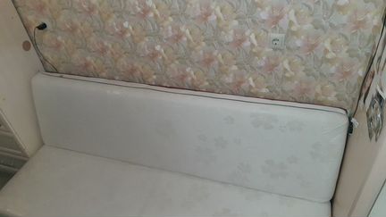 Диван