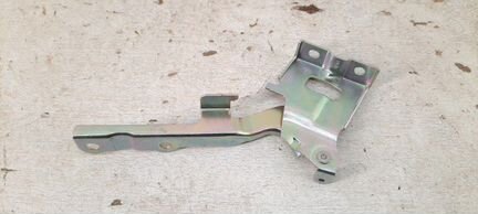 Петля Капота передняя правая Hyundai Ix35 1