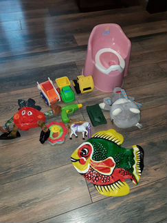 Горшок и игрушки