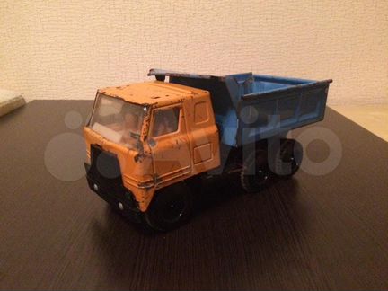 Советская железная игрушка грузовик