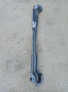 Растяжка столбов передняя верхняя Ford Focus CB8