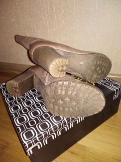 Новые зимние полусапожки на меху 38р