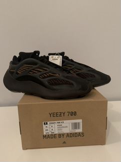 Adidas Yeezy Boost 700 Clay Brown 9.5US