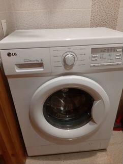 Узкая стиральная машина LG M10B9SD1