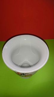 Фарфоровая вазочка 