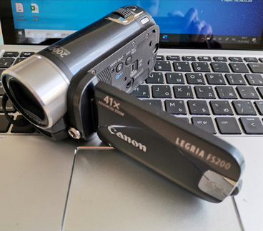 Видеокамера Canon legria fs200