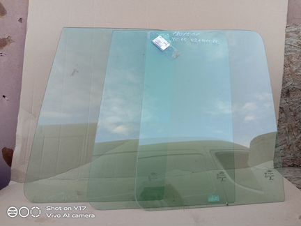 Стекло левое переднее Форд Транзит 1801561