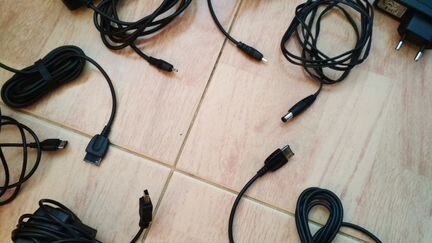 Зарядные устройства, наушники, кабеля